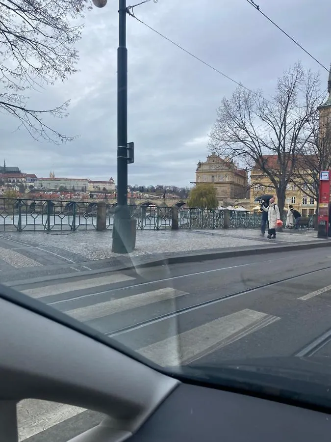Ana Sehr Ruhig, Sehr Gross, Einfach Wohl Zu Fuehlen Apartment Prague